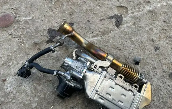 Mercedes-Benz E W213 EGR valve A6541400460 A6541400200