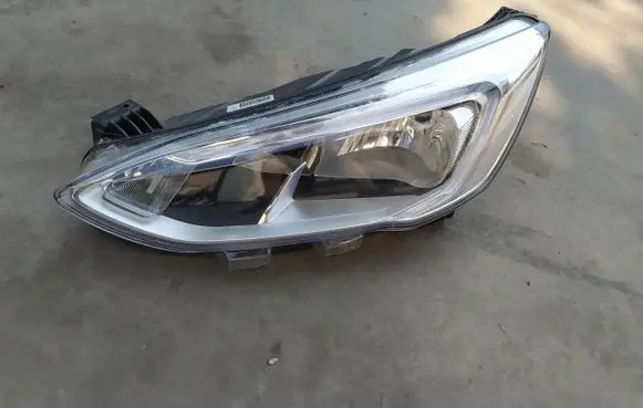Ford Focus Headlight/headlamp JX7B-13W030-AE