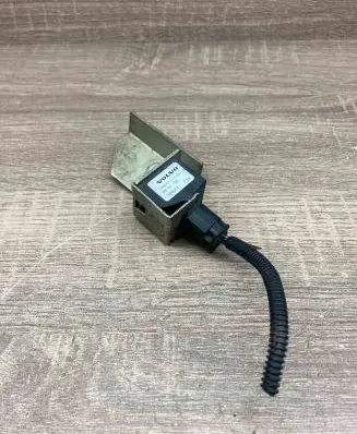 Volvo XC70 Airbag deployment crash/impact sensor 8691734