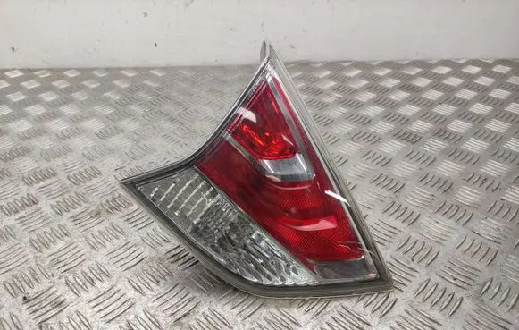 Nissan X-Trail T32 Tailgate rear/tail lights