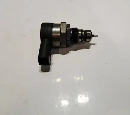 BMW X1 F48 F49 Fuel pressure sensor 