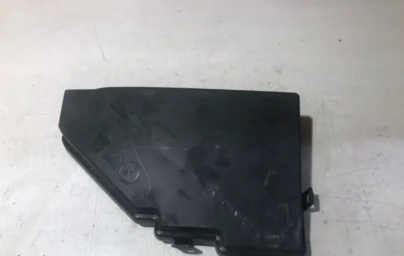 Volvo XC90 Fuse box cover 31398001