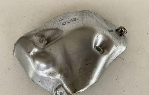 Audi Q7 4M Heat shield in engine bay 06E253243M