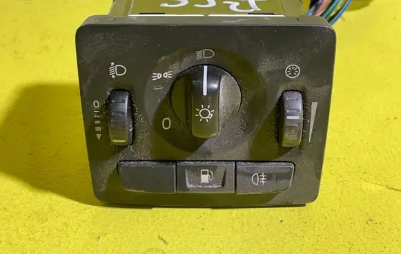Volvo V50 Tailgate/trunk/boot open switch 114KM
