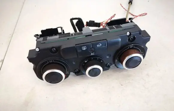 Volkswagen Golf V Climate control unit