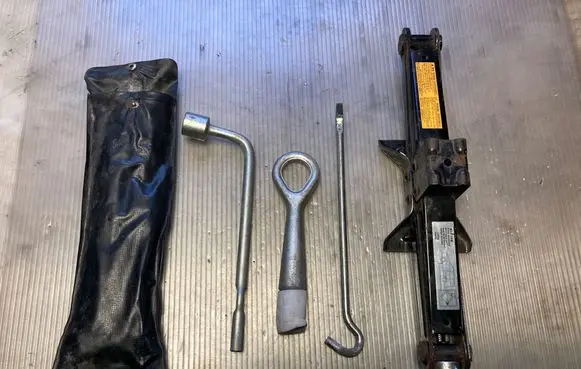 Mitsubishi Outlander Lift Jack 