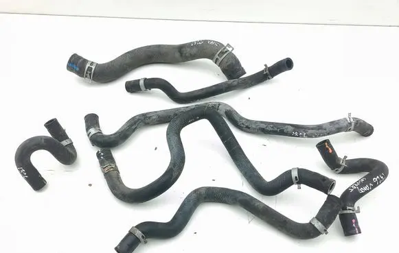 Toyota Prius (XW50) Engine coolant pipe/hose