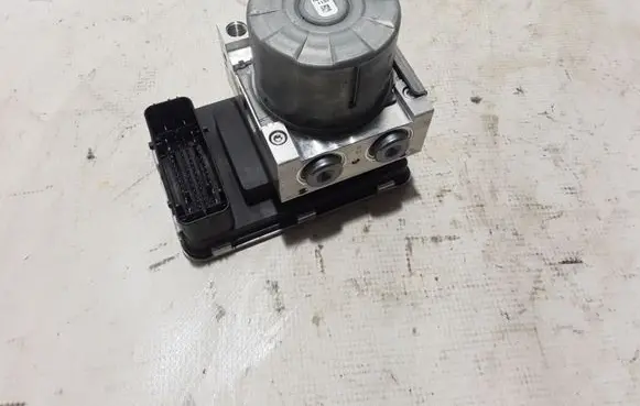 Volvo S60 ABS Pump 32214772