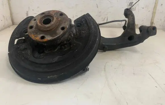 Skoda Superb B5 (3U) Front wheel hub spindle knuckle