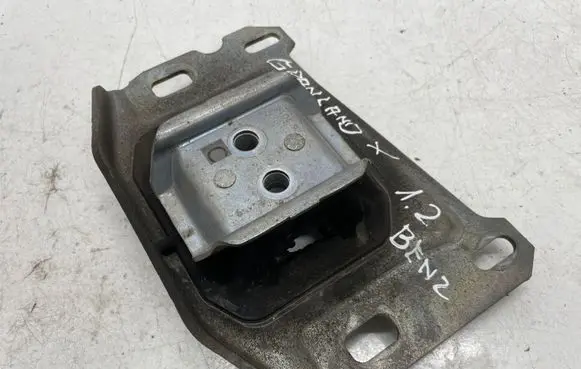 Opel Grandland X Engine mount bracket 9673768480
