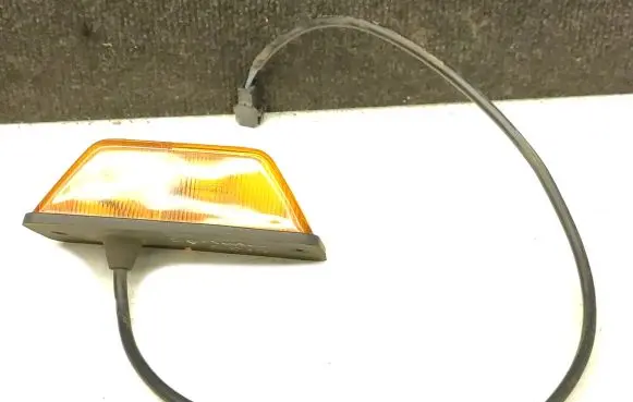 Mercedes-Benz Sprinter W906 Front fender indicator light 0152621
