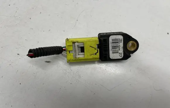 Toyota Auris 150 Airbag deployment crash/impact sensor 8983102060