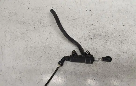 BMW 5 E39 Clutch master cylinder 21521165010