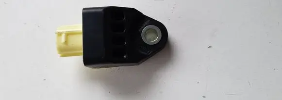 Toyota RAV 4 (XA40) Airbag deployment crash/impact sensor