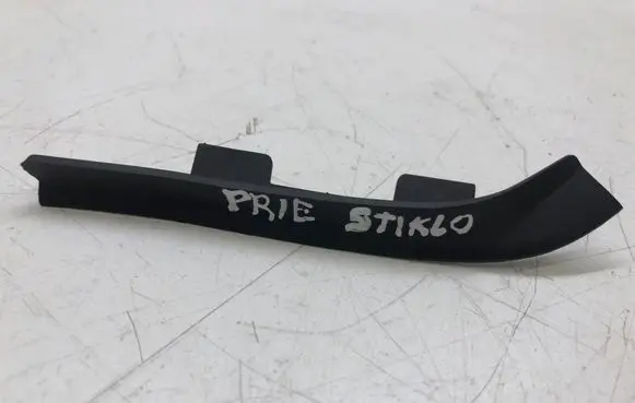 Opel Insignia A Windshield trim 13270567 333601545