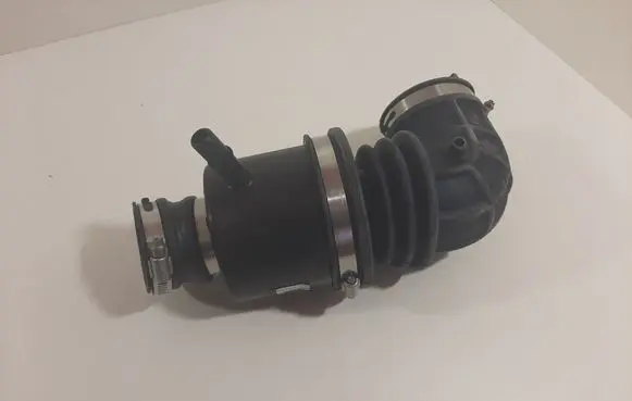 Chevrolet Camaro Air intake duct part 84486693