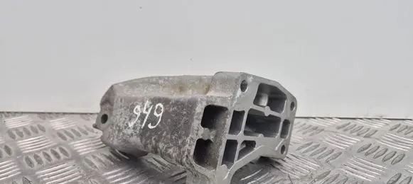 Mercedes-Benz CLS C218 X218 Engine mounting bracket A6422235204