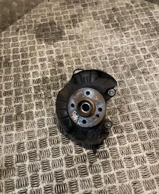 Mini One - Cooper Cabrio R52 Front wheel hub 31216757498 6757498