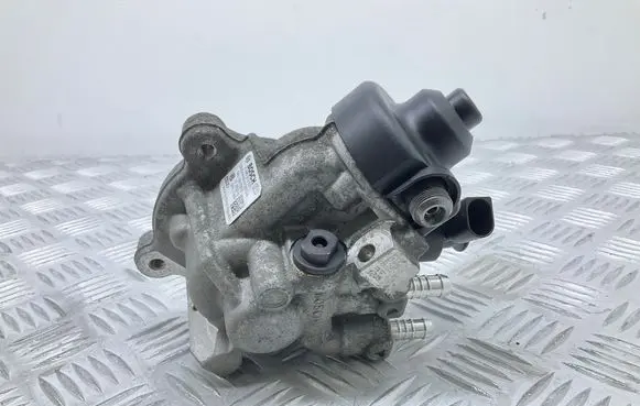 Audi A3 S3 8V Fuel injection high pressure pump 04L130755D