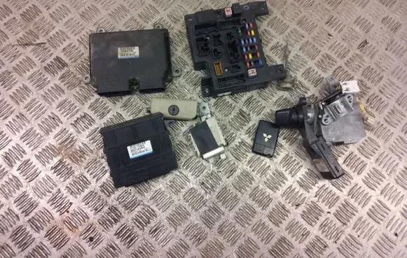 Mitsubishi Outlander Engine ECU kit and lock set 1860A726