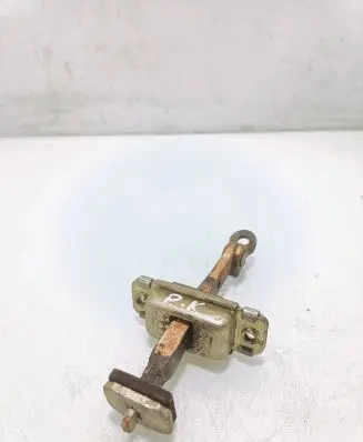 Hyundai Elantra Front door check strap stopper