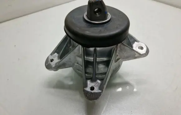 Mercedes-Benz GLE W167 Engine mount bracket A1672405100