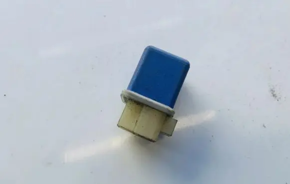 Nissan X-Trail T30 Other relay