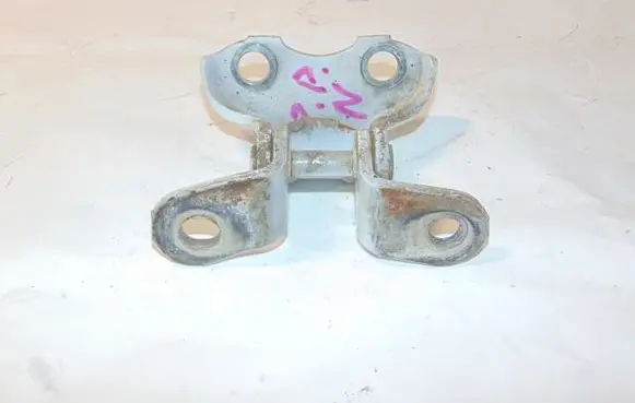 Toyota Camry VIII XV70 Front door lower hinge 687300D071