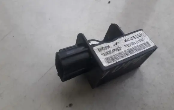 Honda CR-V Airbag deployment crash/impact sensor 5WK43786 77970-SWA-E113-M4