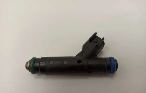 Ford Mustang IV Fuel injector XF2EC4B 9F593212 Y286A02567