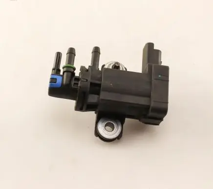 Engine mount vacuum valve