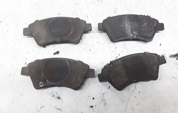 Renault Megane II Brake pads (front) 