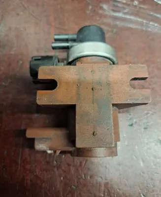 Ford C-MAX I Turbo solenoid valve 72832804