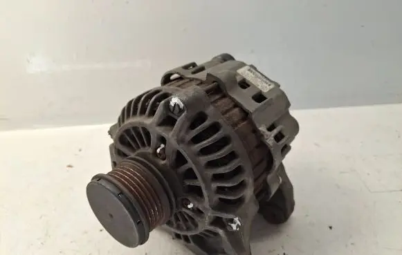 Renault Clio II Generator/alternator 8200373636 A002TG0981