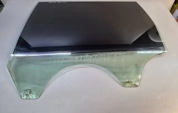 Ford Galaxy Front door window glass four-door 43R001025