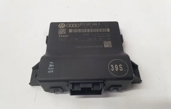 Audi A4 S4 B8 8K Gateway control module 8T0907468H