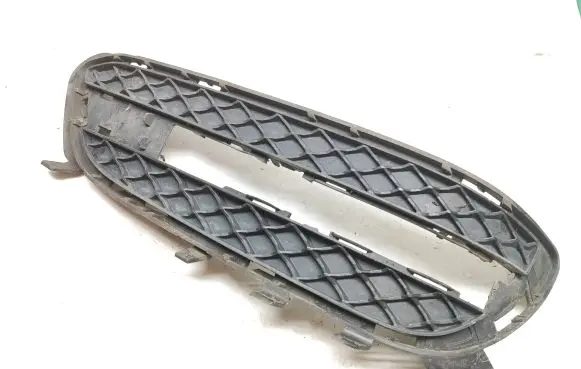 Mercedes-Benz E W212 Front bumper lower grill A2128851823