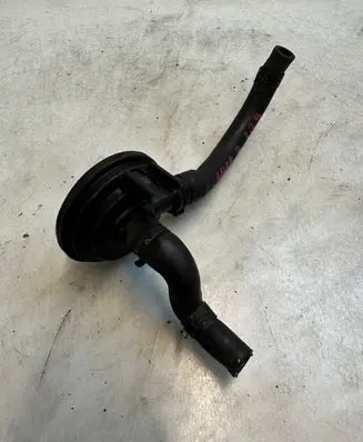 Opel Zafira B Oil breather separator 330002015 3911171921