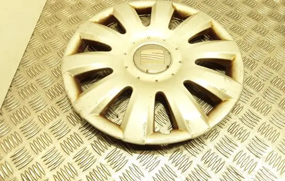 Seat Altea XL R15 wheel hub/cap/trim 1M0601147K