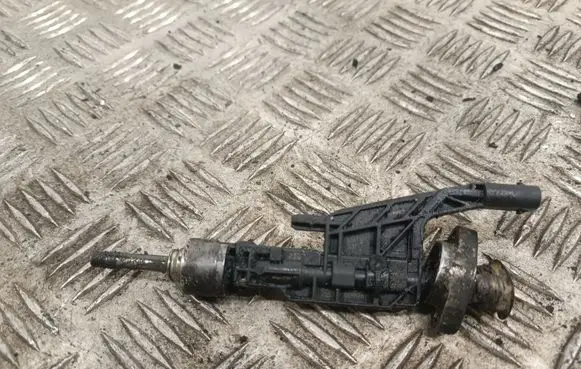 BMW 2 F46 Fuel injector 02615437 8656548