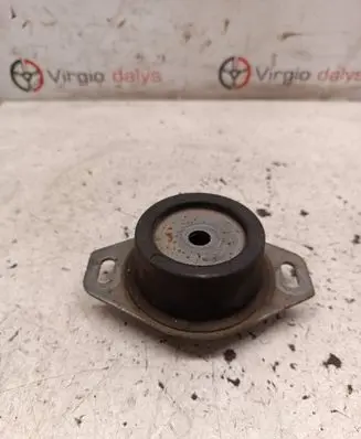 Citroen DS5 Engine mount bracket