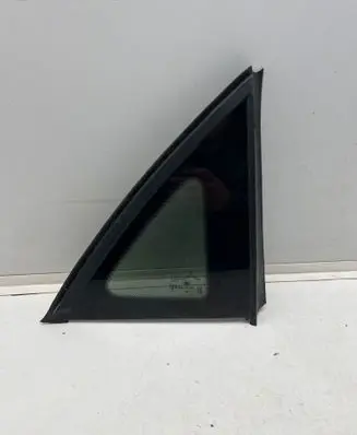 Renault Captur II Rear side window 833000871R