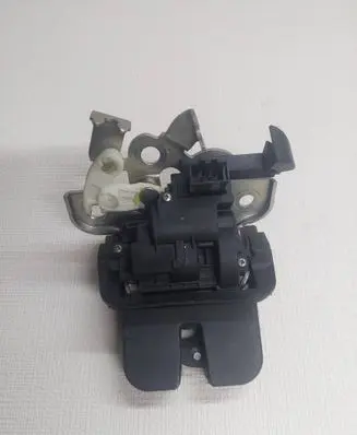 Audi A6 S6 C6 4F Tailgate/trunk/boot lock/catch/latch 8K9827505