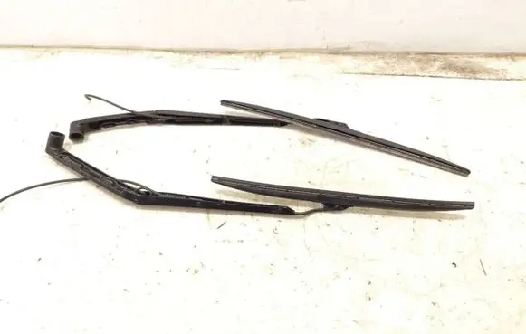 Chevrolet Corvette C7 Front wiper blade arm