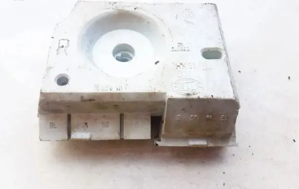 Audi 80 90 B3 Tail light bulb cover holder