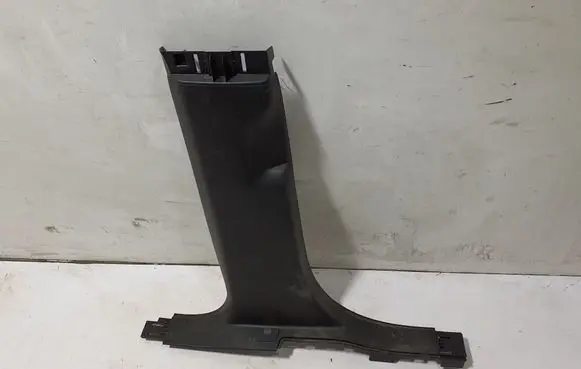 Chevrolet Silverado (B) pillar trim (bottom) 84034263