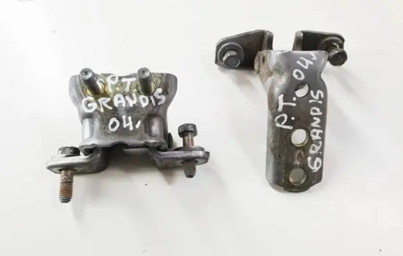 Mitsubishi Grandis Rear door hinge set 