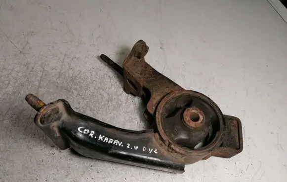 Toyota Corolla E120 E130 Engine mount bracket 12371-27020