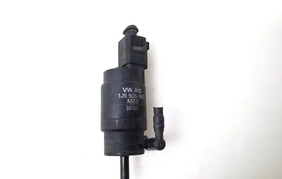 Audi A6 S6 C5 4B Windscreen/windshield washer pump 1J5955651