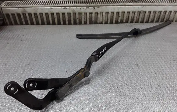 Mercedes-Benz E W211 Windshield/front glass wiper blade A2118200444